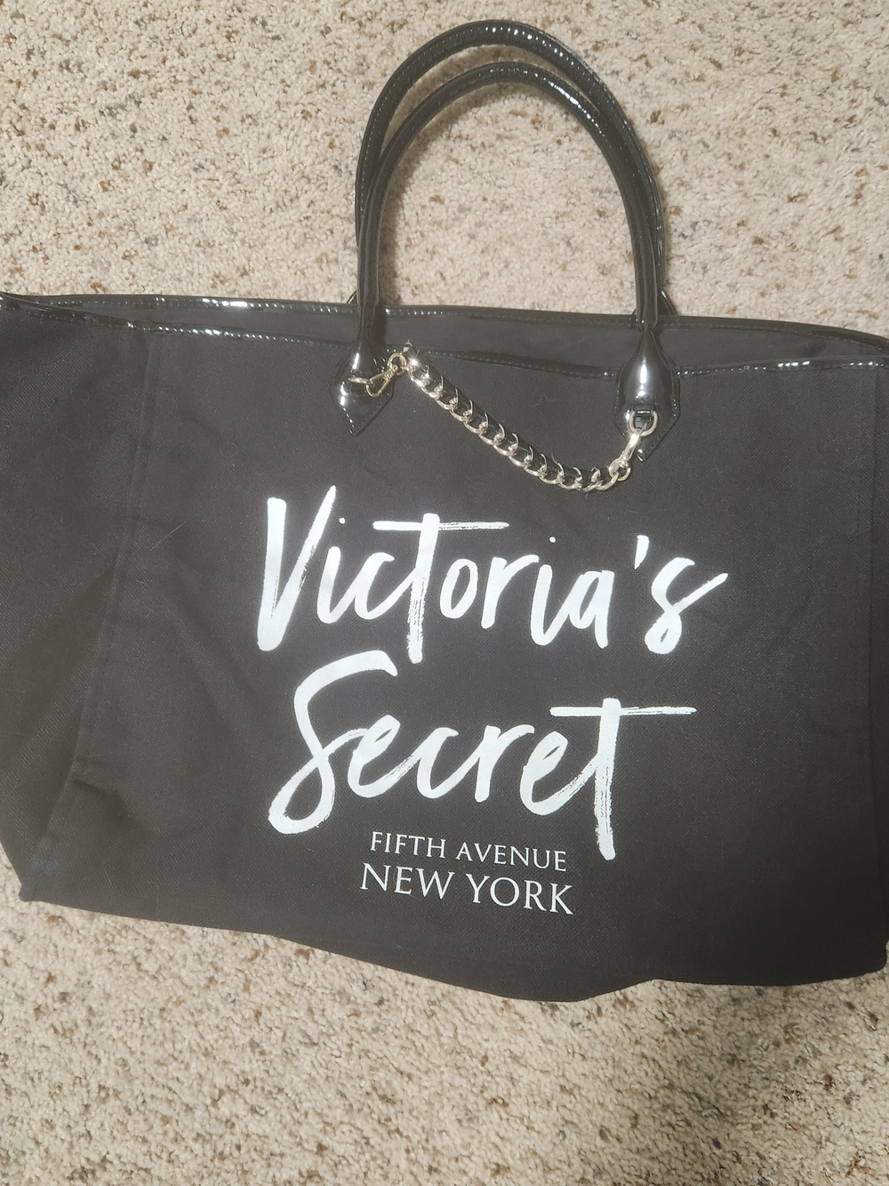 NWOT Victoria's Secret Fifth Avenue New York Black Canvas Tote Bag Chain Detail